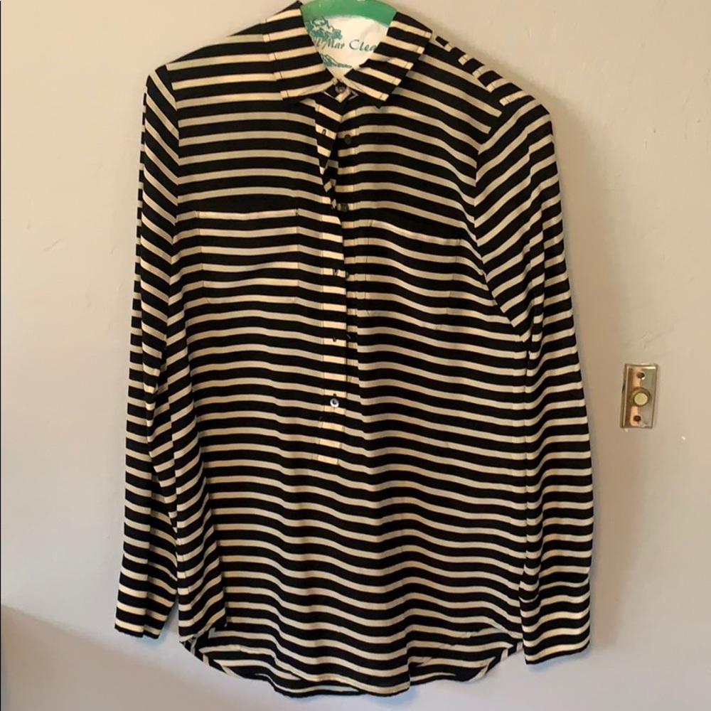 Silk blouse quarter button